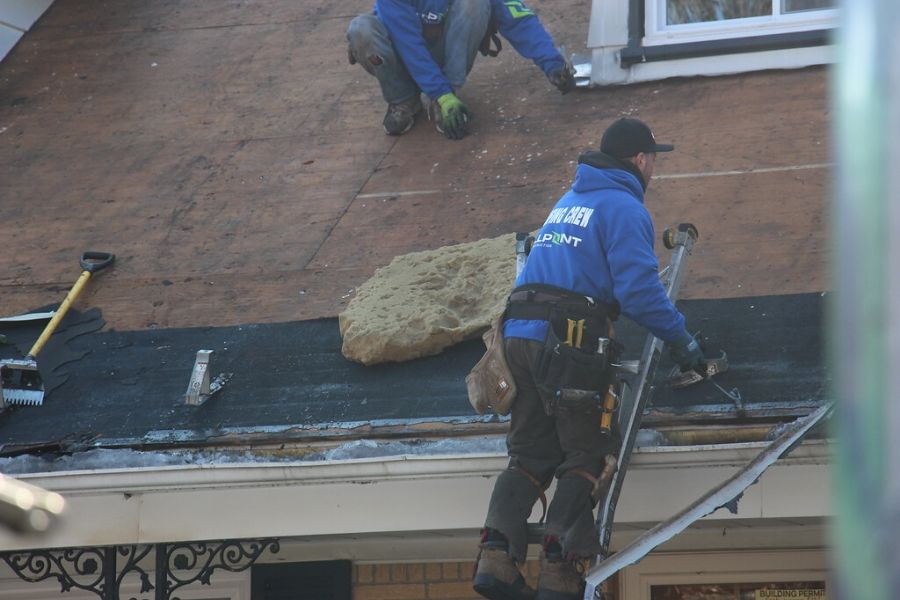 Four Things to Check with Your Roofer in Canton Michigan before a Roof Replacement